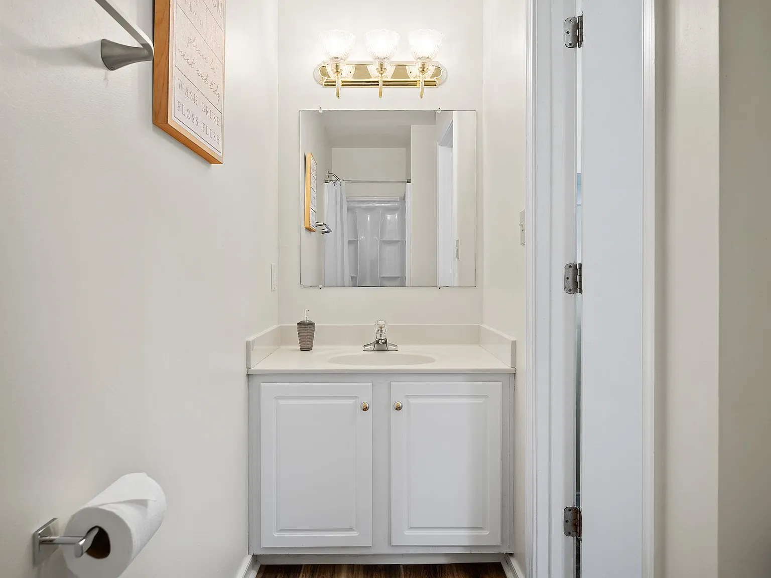 4 bed, 3.0 bath, 1752 sqft, $1,083 — Photo 4