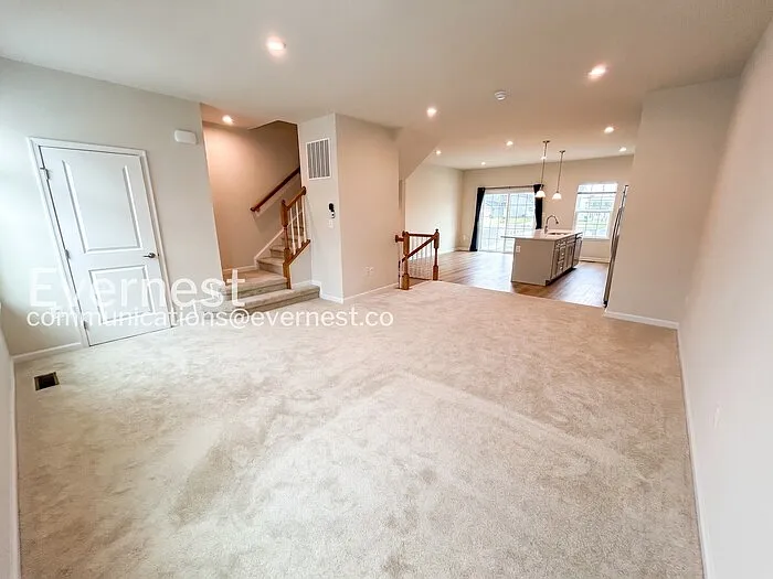 8808 Stevenson Ln — Photo 5