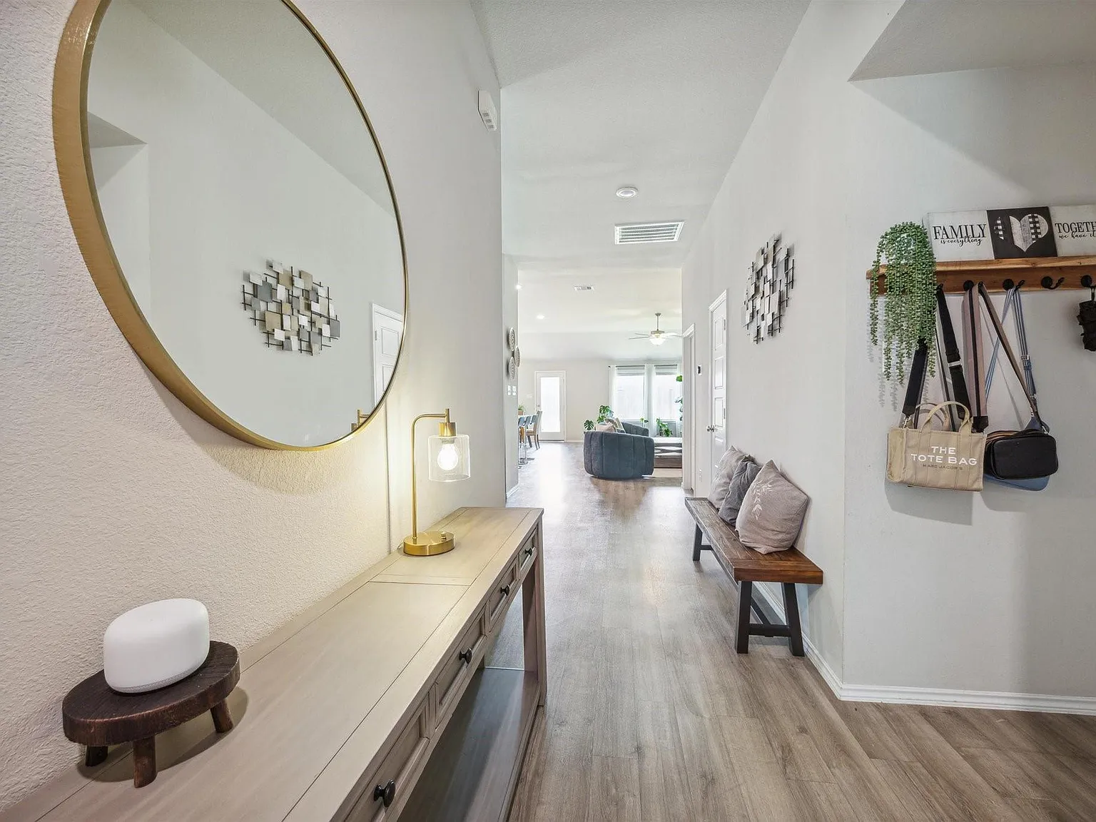 4 bed, 3.0 bath, 2100 sqft, $2,400 — Photo 3