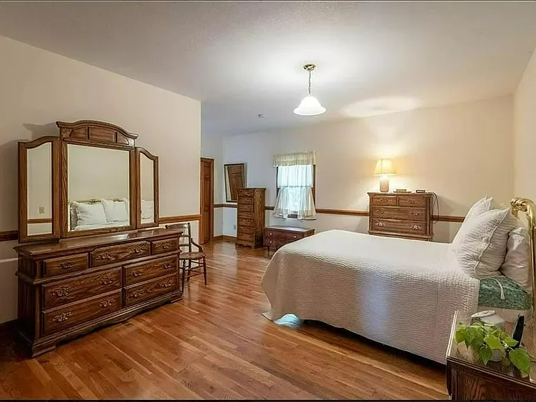 104 Woodsway Ct — Photo 6