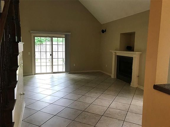 3rd image of 2622 E Turtle Creek Dr