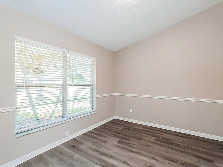 1352 Foxboro Dr — Photo 14
