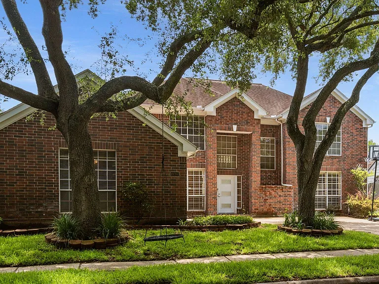 14207 Woodville Gardens Dr — Photo 40
