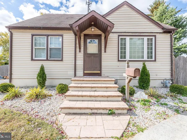 281 Chestnut St, Glendora, NJ 08029