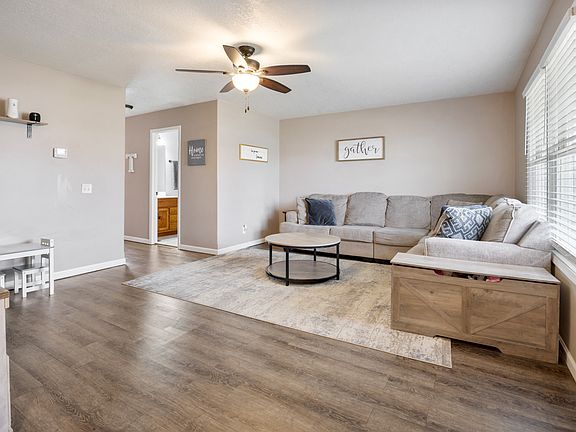 4th image of 1142 Beauchamp Ave