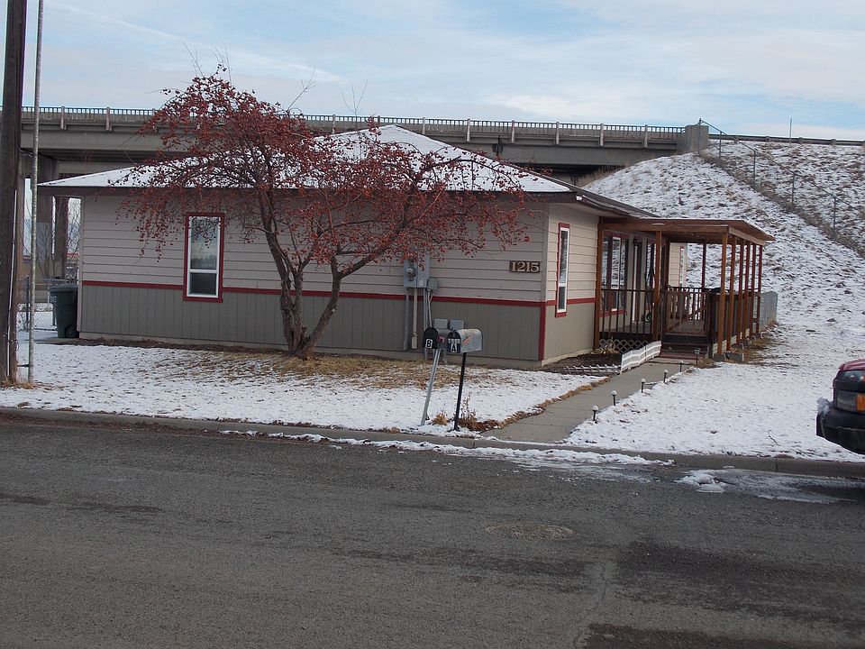 upgraded exterior & deck