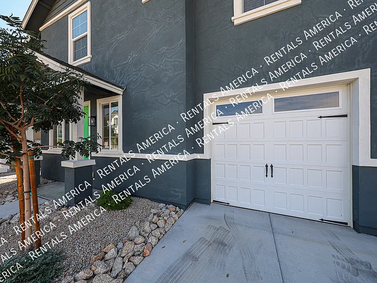16875 N 12th St #33 — Photo 8