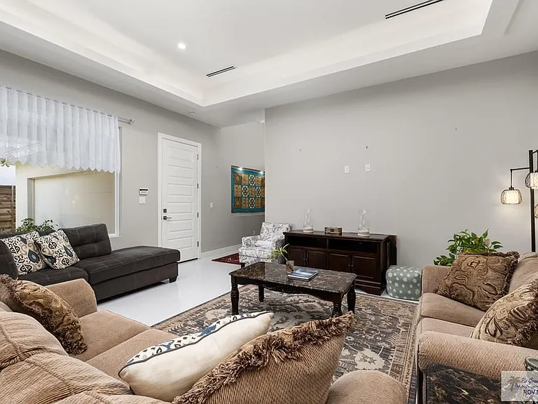 5816 Pelican Ave — Photo 3