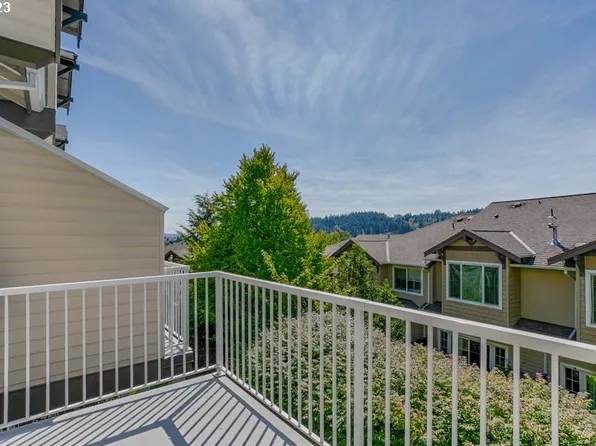 15270 SW Sparrow Loop Unit 104, Beaverton, OR 97007