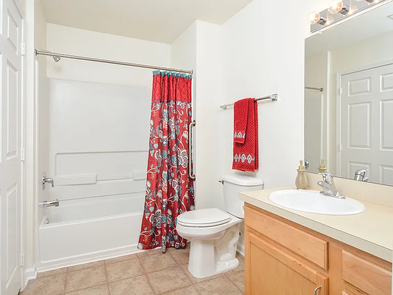 1005 Chauncey Ln — Photo 12