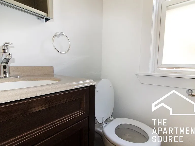 2765 N Kilbourn Ave #3 — Photo 9