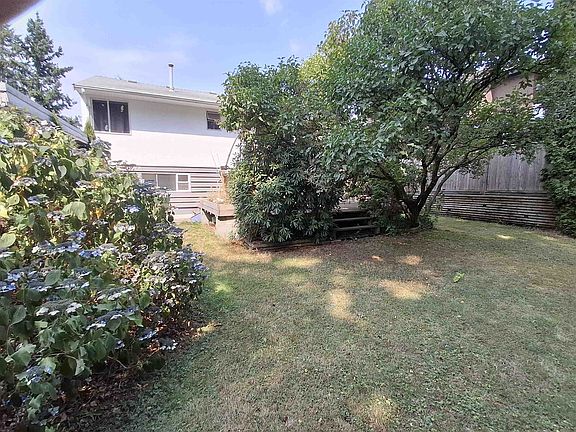 2nd image of 11352 82a Ave