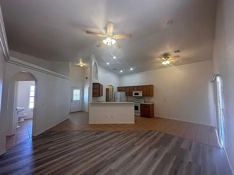 3680 N Rainbow Dr — Photo 4