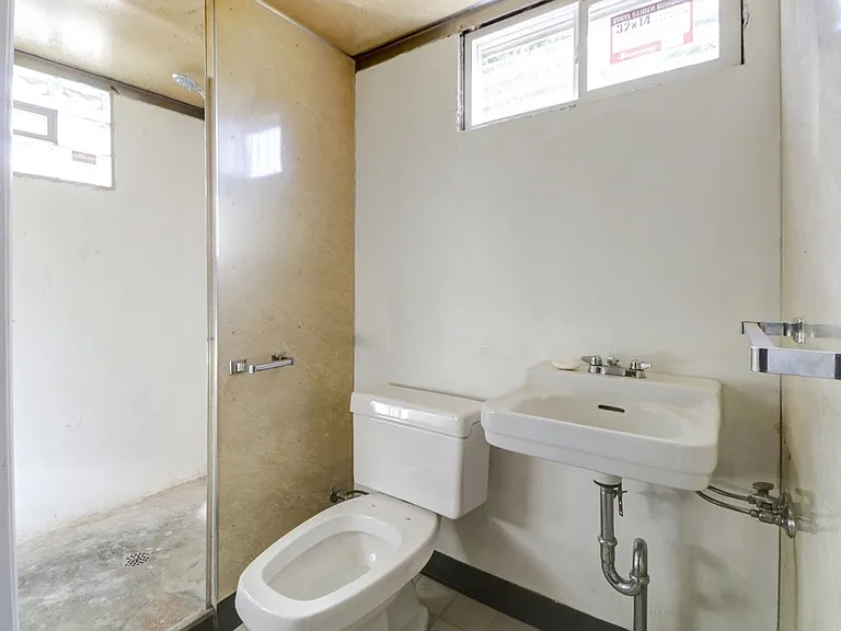 602 S Mattis Ave — Photo 15