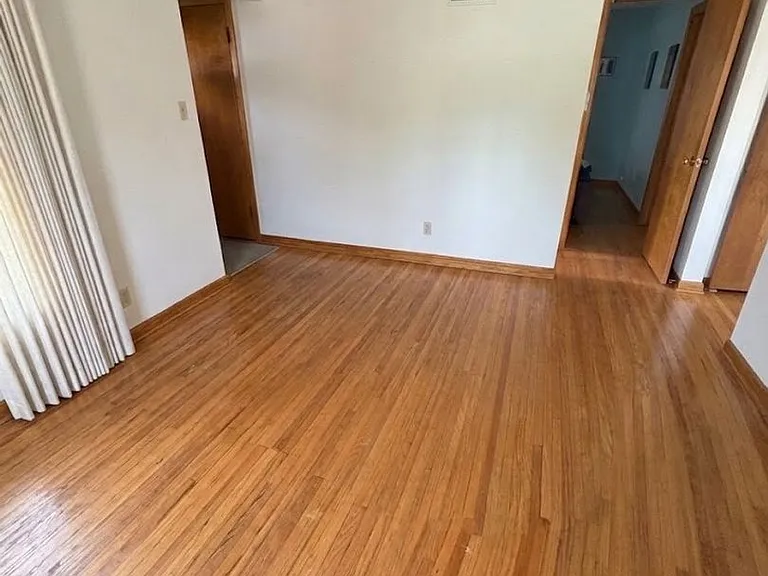 1324 Lyon Ave — Photo 5