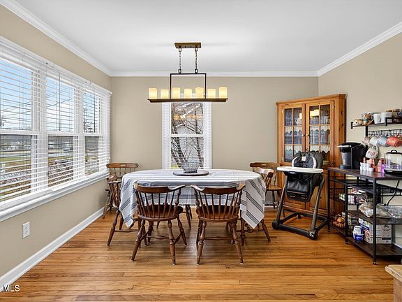 3rd image of 10 Booth Street