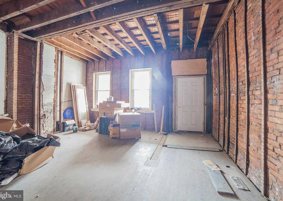 Building Photo 5