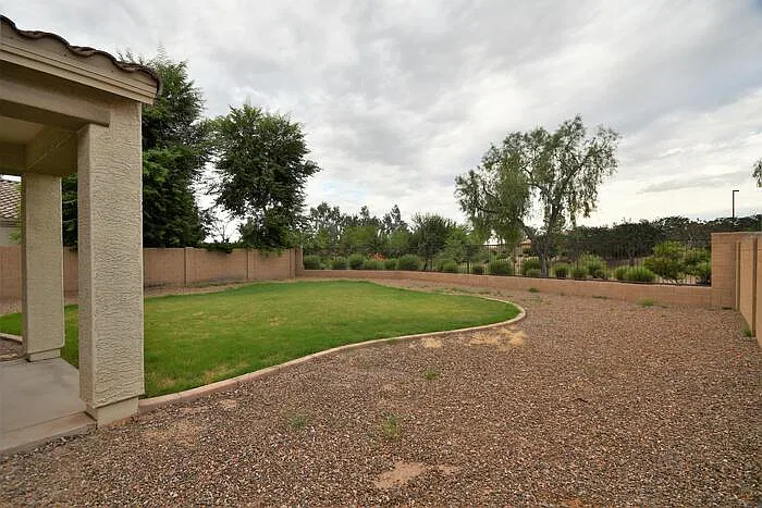 4 bed, 3.0 bath, 1861 sqft, $2,295 — Photo 4