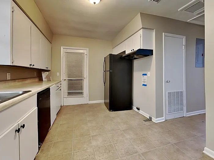 1332 Arlingwood Ave — Photo 6