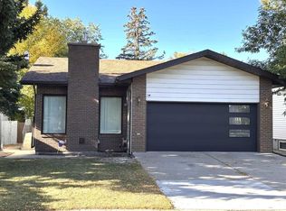 418 N Dieppe Blvd S, Lethbridge, AB T1J3X1