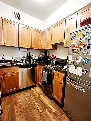 2nd image of 146 W 75th St APT 5B