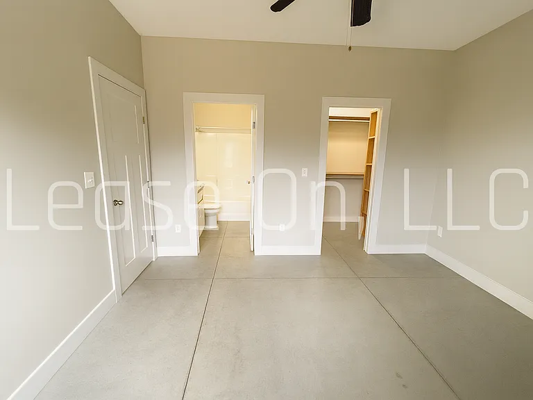8196 E 34th Ct S — Photo 2