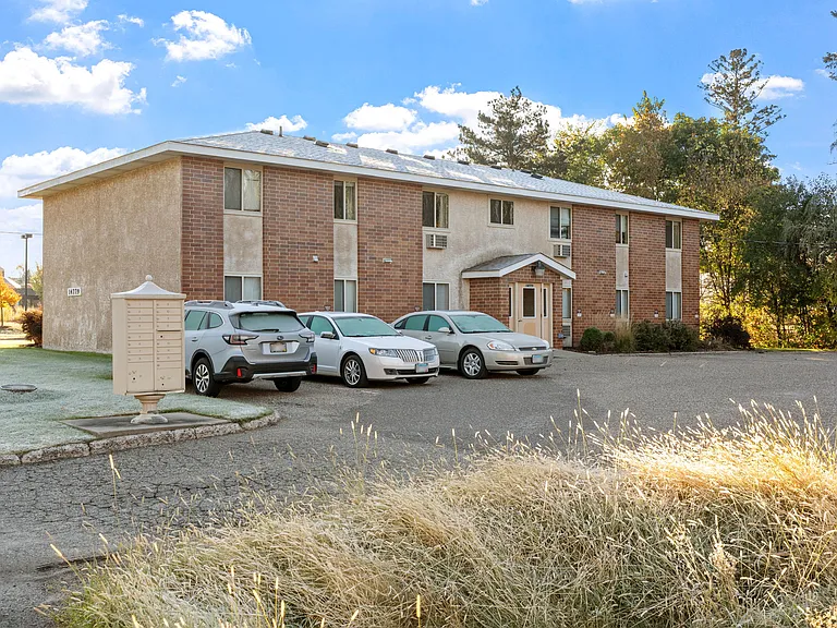 Summit Park Apartments — Photo 7