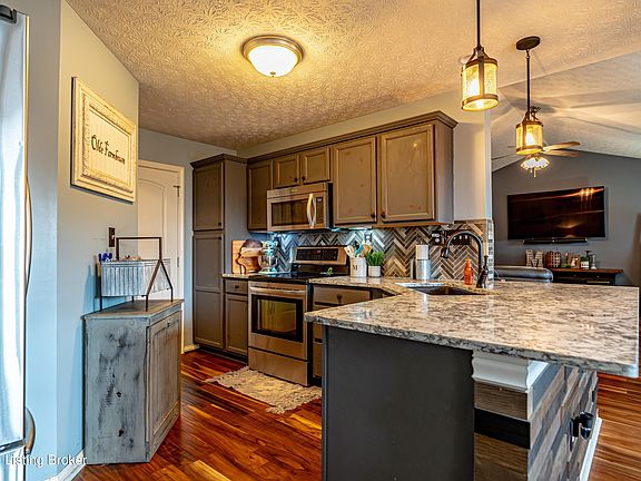 4th image of 117 Dublin Ln