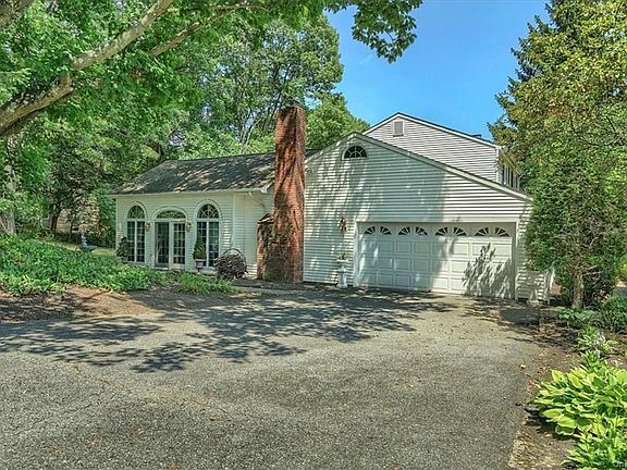 2nd image of 38 Hickory Dr