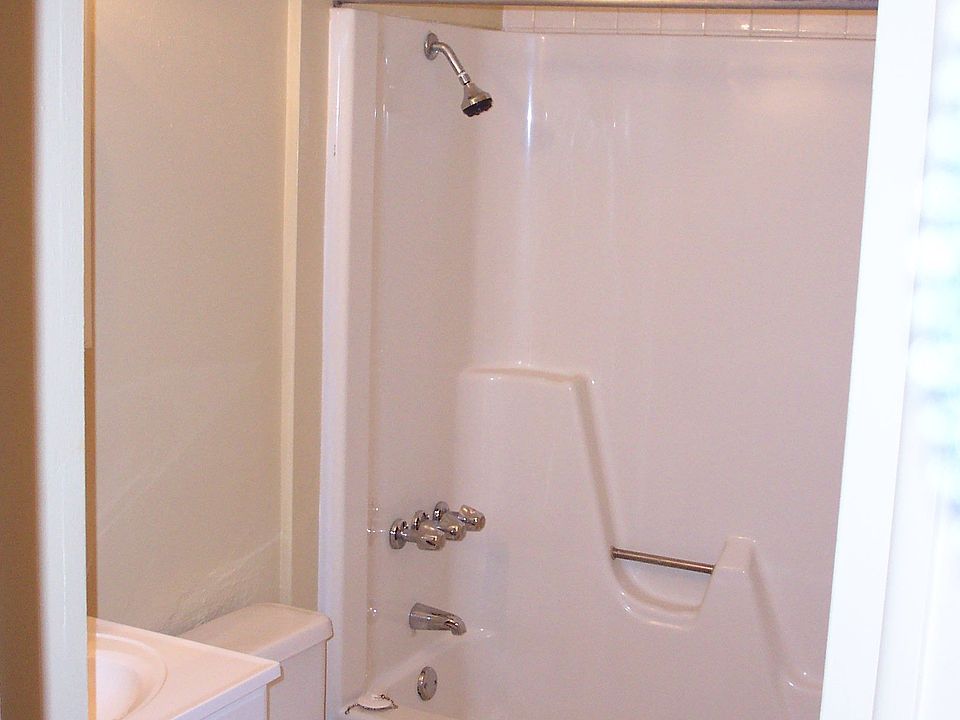 2nd image of 2330 W Saint John St APT B