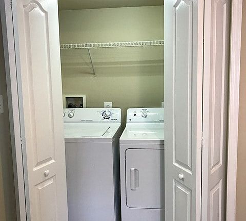 3rd image of 328 Dover Ct