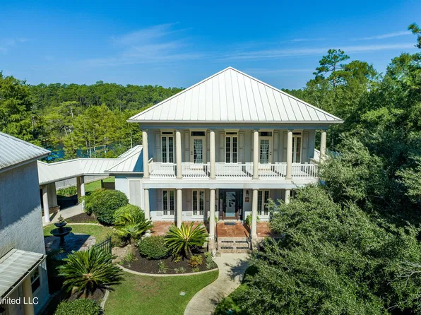 8369 Meadowdale Dr, Gautier, MS 39553