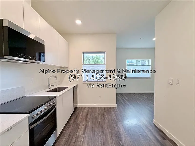 Studio, 1.0 bath, 332 sqft, $1,095 — Photo 3