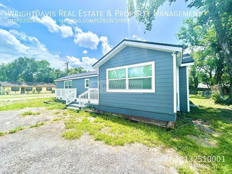Charming 3/2 Tampa Home — Photo 2