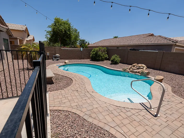 2541 E Silversmith Trl — Photo 34