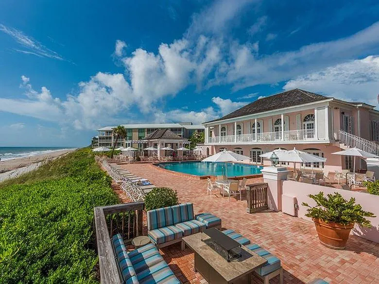 Winding Oaks Cir E, Vero Beach — Photo 2