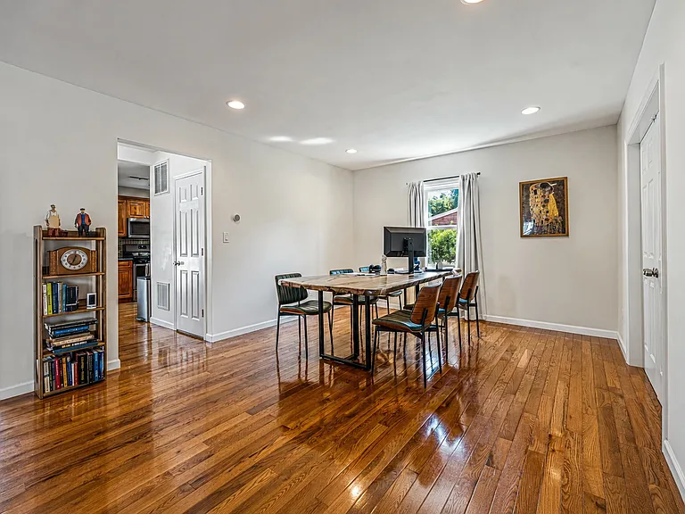 16 North St — Photo 4