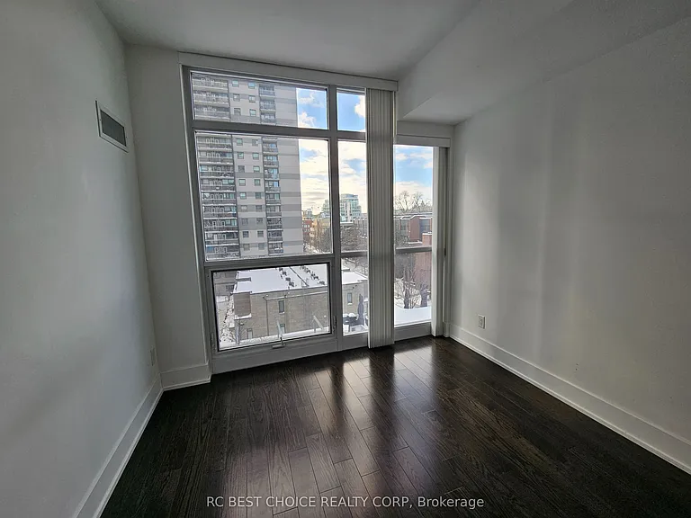 170 Avenue Rd #405 — Photo 21