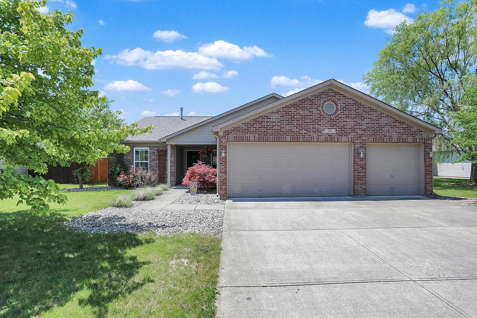 942 Ginger Cir photo 1