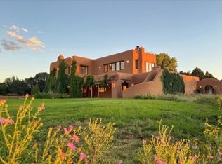 18 Calle San Martin, Santa Fe, NM 87506