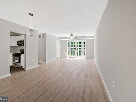 5th image of 3809 Swann Rd APT 203