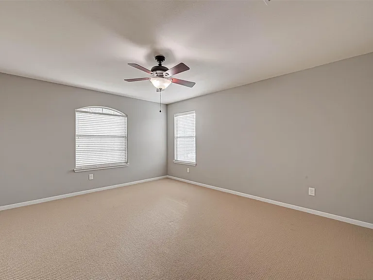 502 Mornington Ln — Photo 33