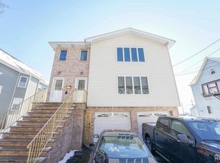 521 6th St FLOOR 2, Carlstadt, NJ 07072
