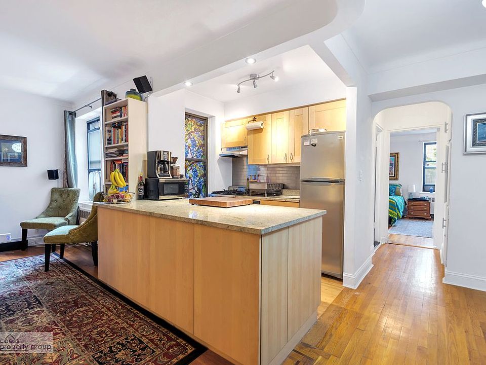 1st image of 98 Park Ter E APT 2D