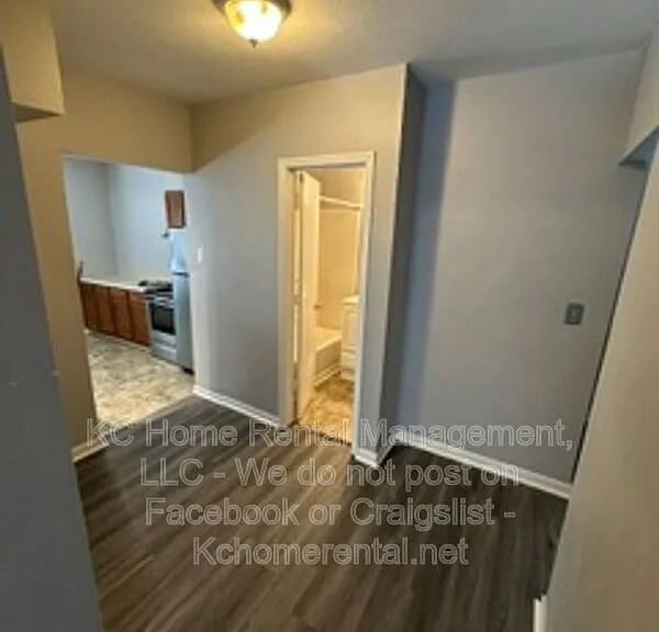 3633 Central St #2 — Photo 10