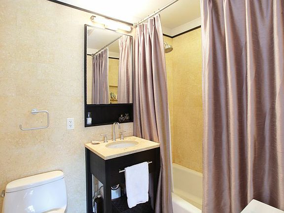 5th image of 4427 Purves St APT 6D