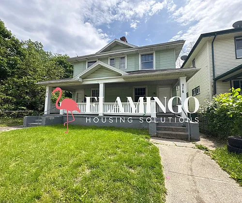 216-218 Cambridge Ave Photo 1