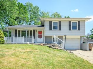 4332 Medina Dr, Norwalk, IA 50211