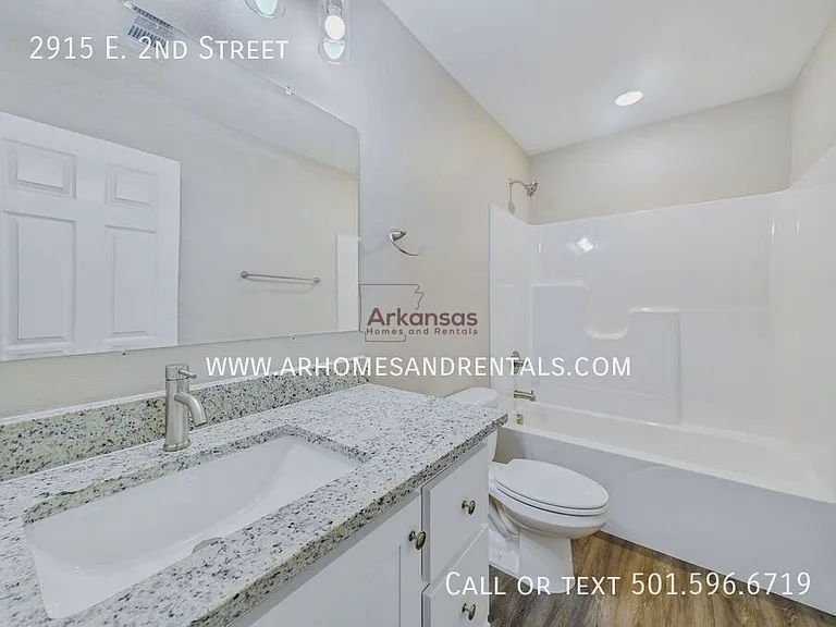 2915 E 2nd St — Photo 8
