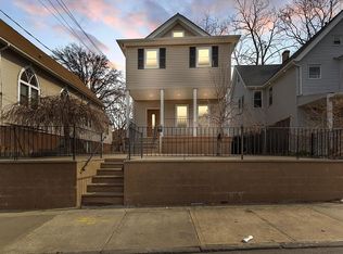 185 Clove Rd, Staten Island, NY 10310